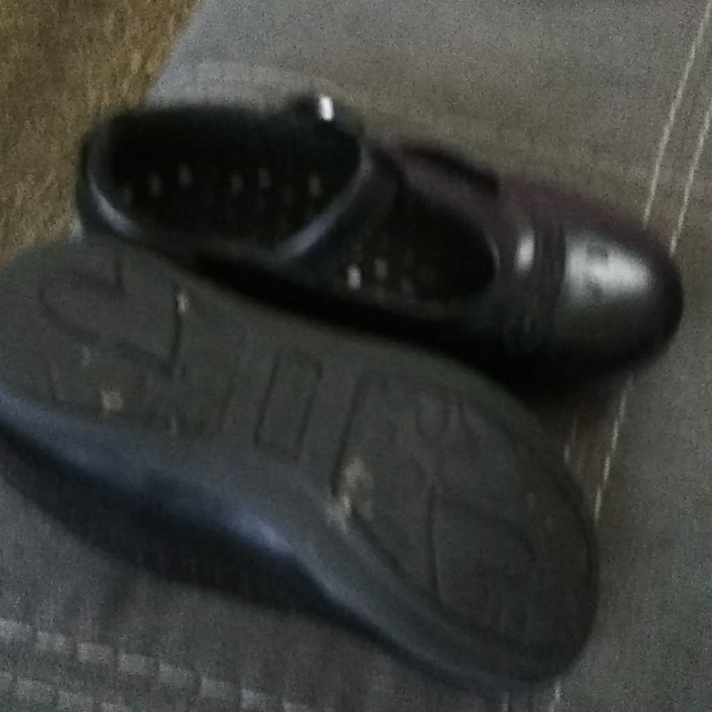 Shoes - Picture 2 of 4
